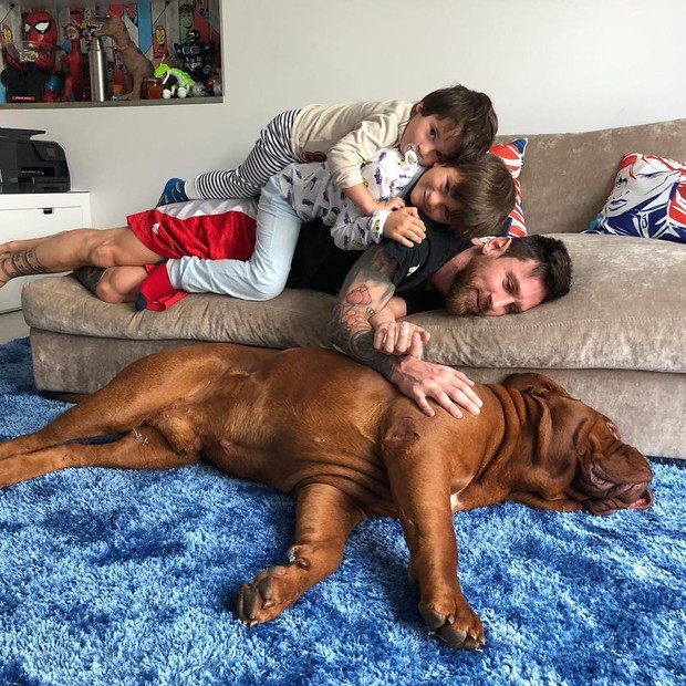 Família Messi e Hulk em foto no Instagram (Foto: reprodução/instagram)