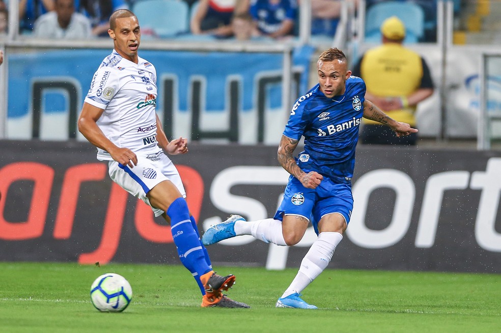Grêmio só conseguiu a vitória no último lance do jogo — Foto: Lucas Uebel / Grêmio FBPA
