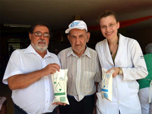 Pesquisadores da USP de Ribeirão Preto concluiram testes do leite com idosos. (Foto: Eduardo Guidini/ EPTV)