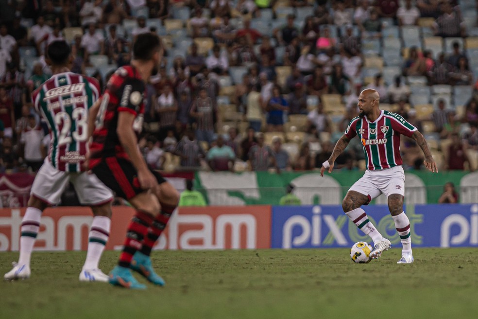 Felipe Melo em ação no Fluminense x Flamengo — Foto: Marcelo Gonçalves / Fluminense FC