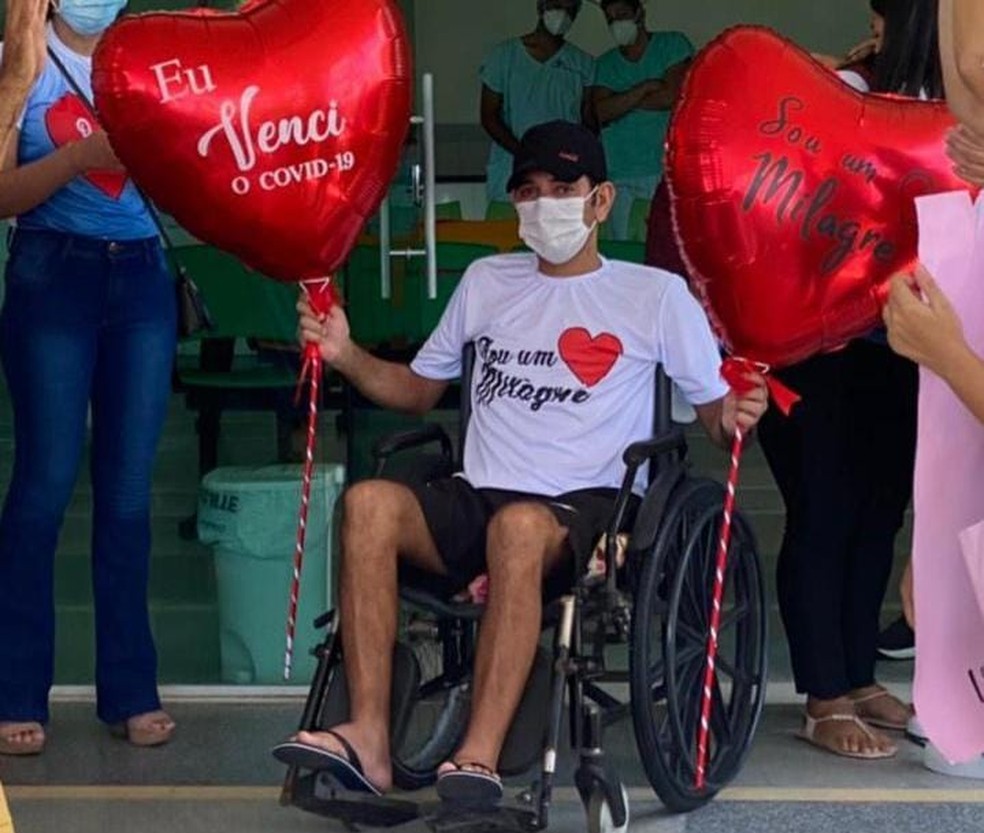 Autônomo que chegou a ter 100% do pulmão comprometido vence a Covid-19 no AC  — Foto: Arquivo pessoal