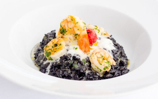 Risoto al Nero di Seppia com Calamares