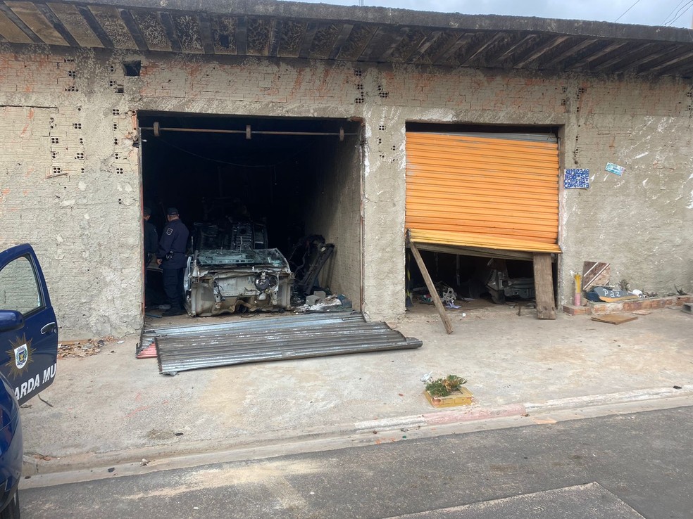 Guarda Municipal localizou desmanche ilegal de carros no bairro são Judas Tadeu, em Campinas — Foto: Guarda Municipal de Campinas