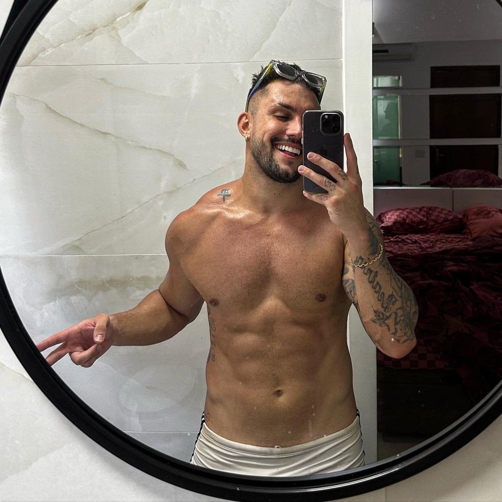 Arthur est&aacute; feliz com a perda de seus 12 quilos &mdash; Foto: Reprodu&ccedil;&atilde;o Instagram