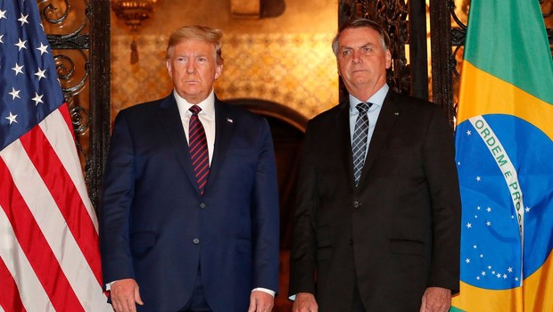 Trump e Bolsonaro assinam acordo de desenvolvimento militar (Foto: Alan Leite / Presidência da República)