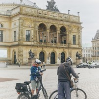 Ciclistas em área central de Copenhague — Foto: Dennis Stenild/The New York Times