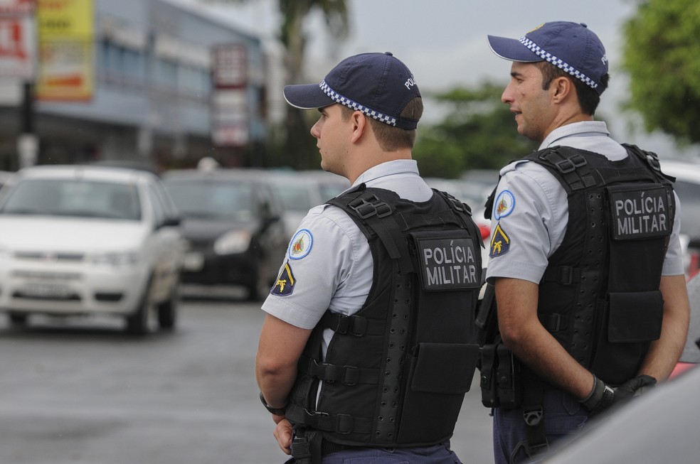 Policiais militares monitoram trânsito do DF — Foto: Andre Borges/Agência Brasília