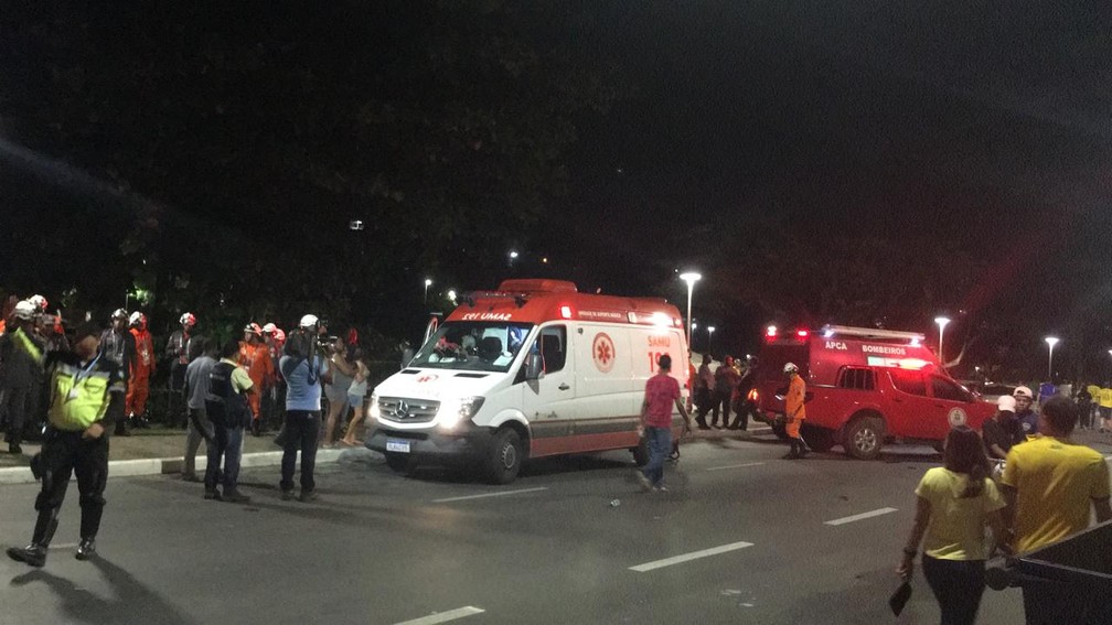 Acidente aconteceu no Dique do Tororó, em Salvador — Foto: Alan Tiago/G1