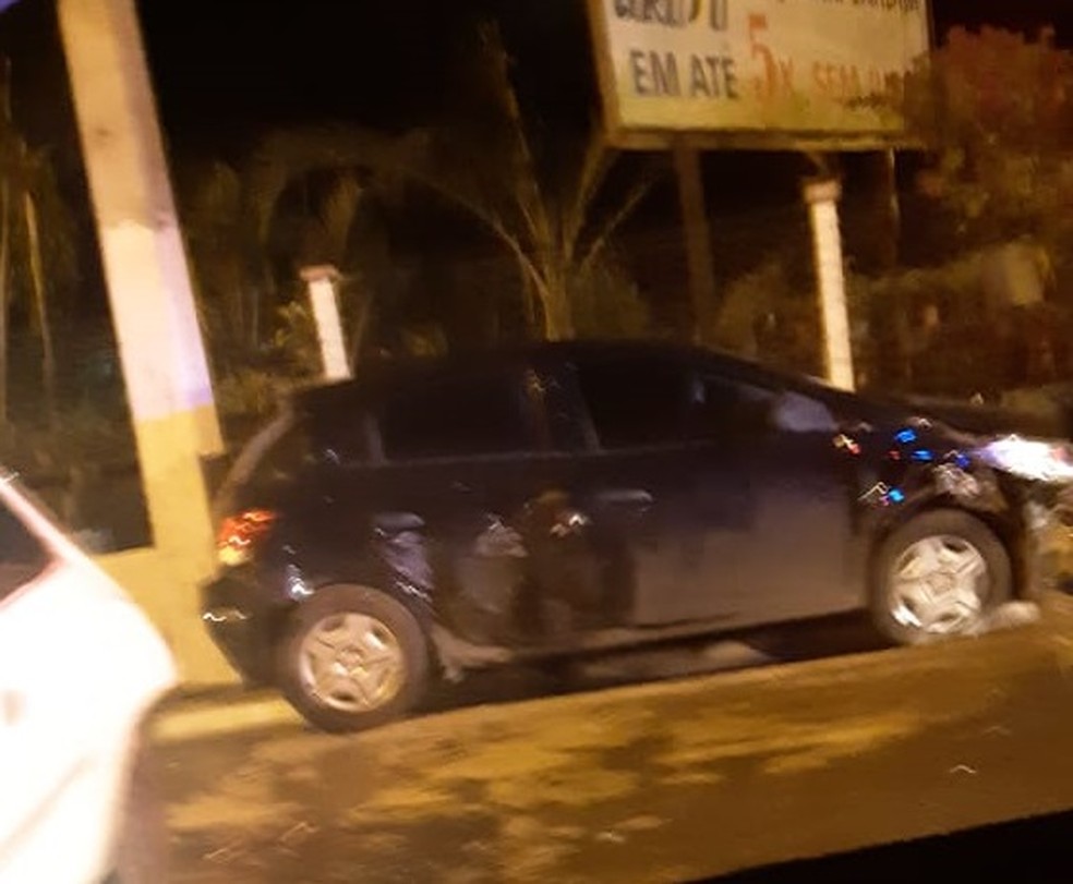 Juiz paga R$ 650 para guincho remover carros atingidos por Range Rover dele — Foto: Arquivo pessoal