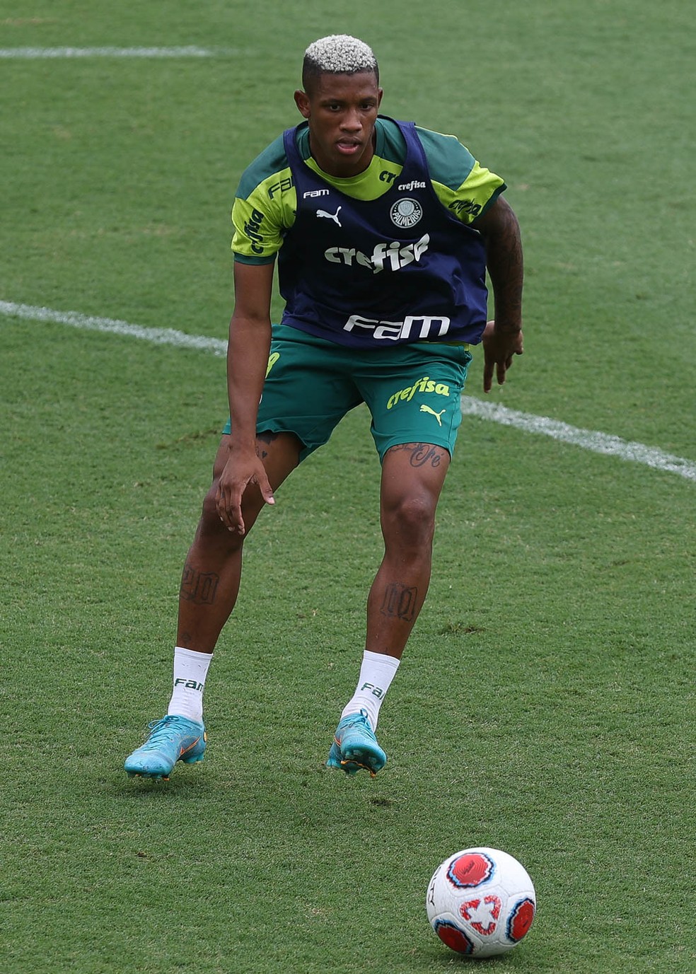 Danilo durante treino do Palmeiras na Academia de Futebol
