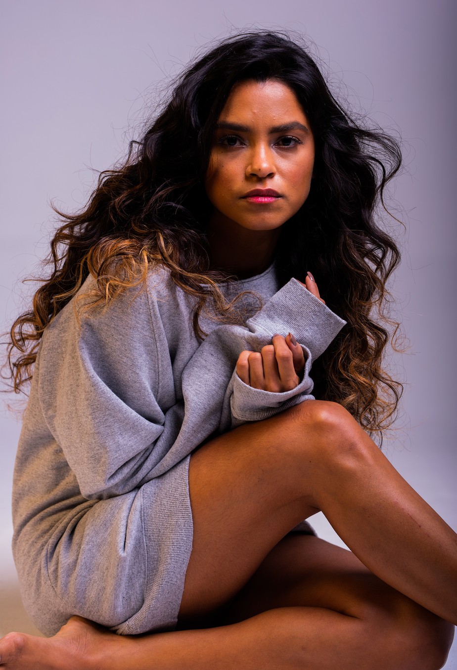 Lucy Alves regrava músicas do grupo Falamansa e inclui parceria inédita com Tato no disco 'Avisa'