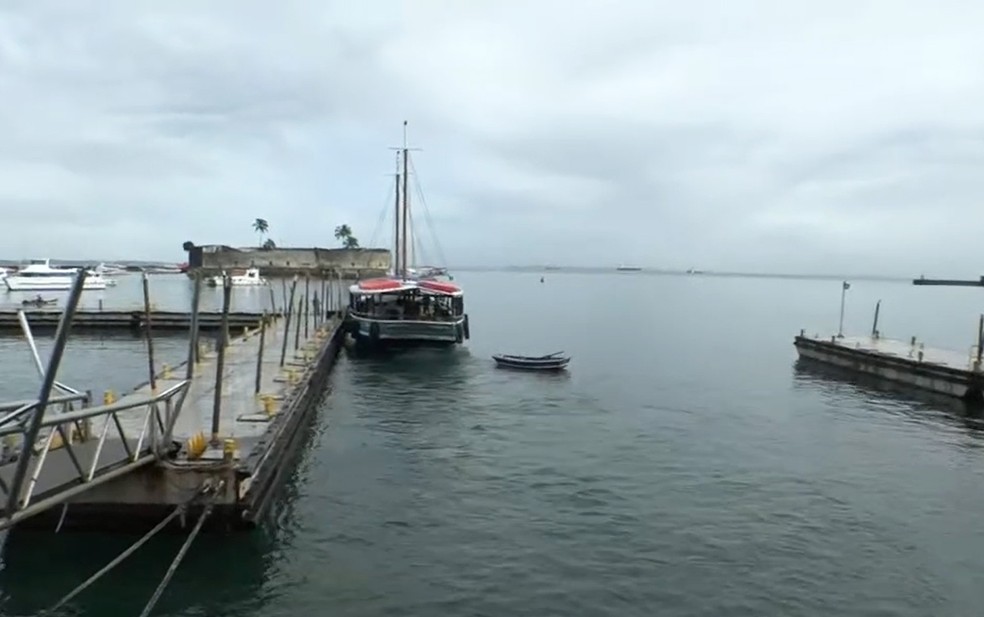 Travessia Salvador-Mar Grande &eacute; suspensa por causa da mar&eacute; baixa &mdash; Foto: Reprodu&ccedil;&atilde;o/TV Bahia
