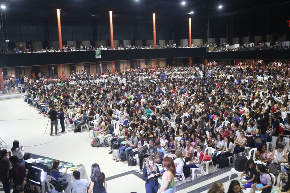 Corujão da Vitória reuniu mais de 7 mil alunos em Teresina na preparação para o Enem. — Foto: Lucas Marreiros/G1 PI