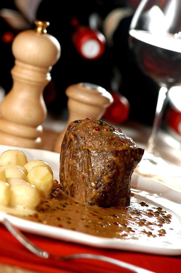 Steak au poivre: aprenda a receita clássica da carne francesa (Foto: Divulgação)