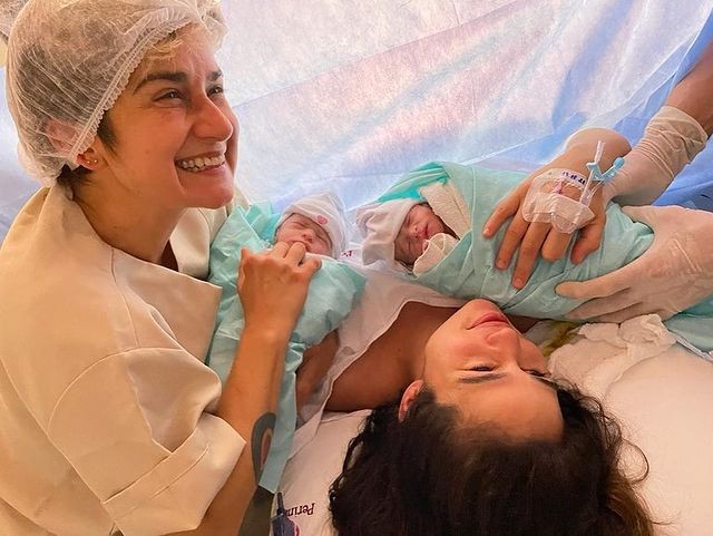 Lan Lanh relembra parto de gêmeas com Nanda Costa (Foto: Instagram)