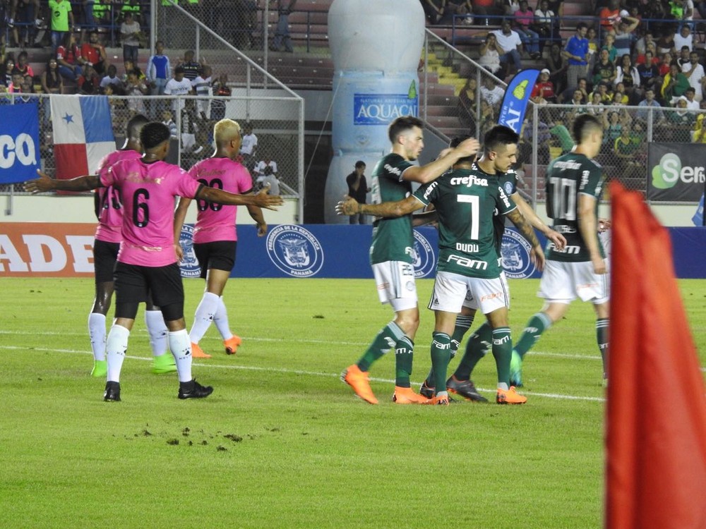 Dudu, Victor Luis e Willian se destacam em amistoso