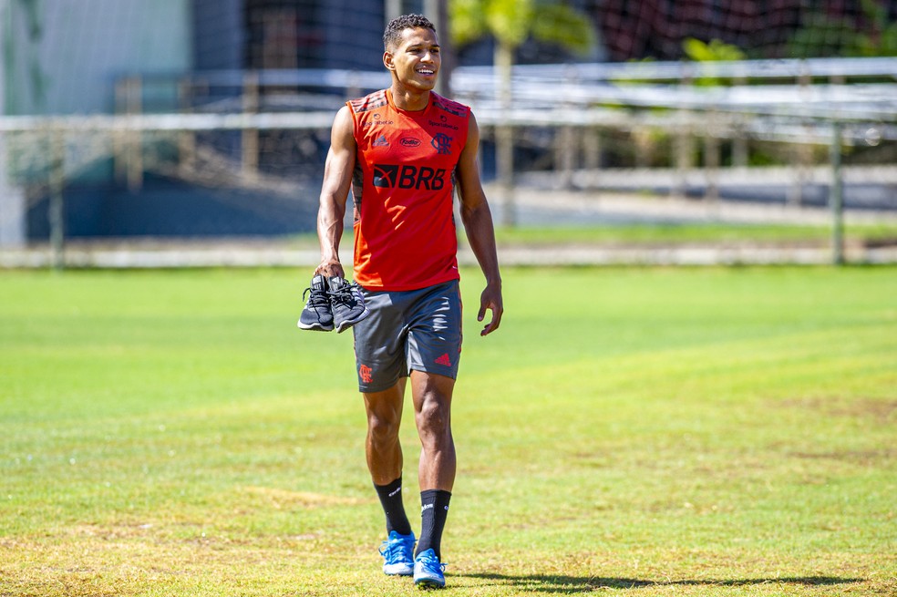 João Lucas Flamengo — Foto: Marcelo Cortes / Flamengo