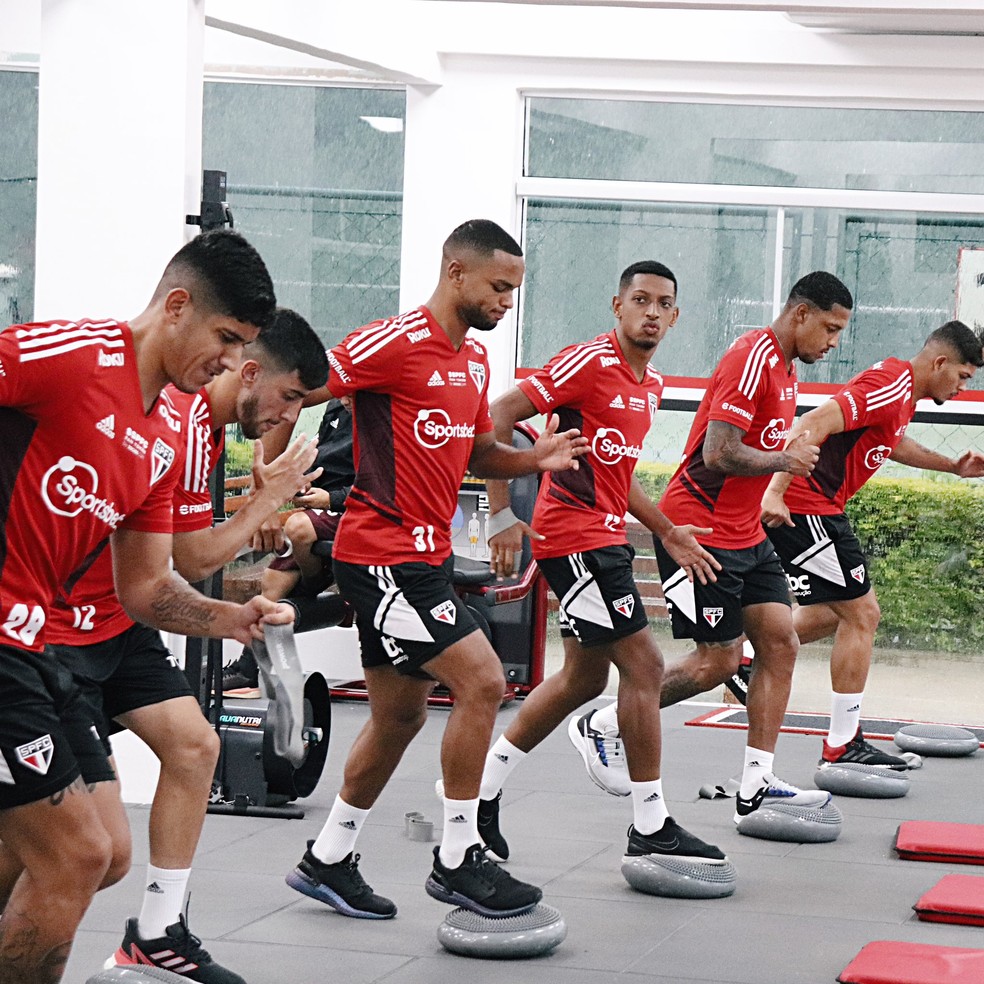 Elenco do São Paulo trabalha no Reffis plus nesta terça-feira — Foto: Divulgação