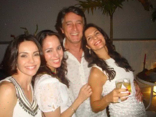 Flávia Monteiro, Claudia Mauro, Eduardo Galvão e Helena Ranaldi (Foto: Reprodução/Instagram)