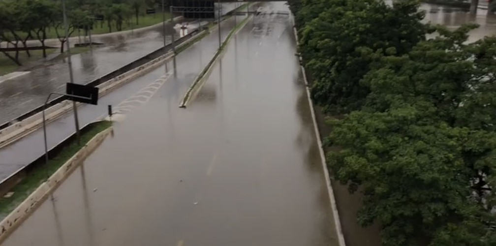 Chuva causa alagamentos em São Paulo; veja FOTOS São Paulo G1
