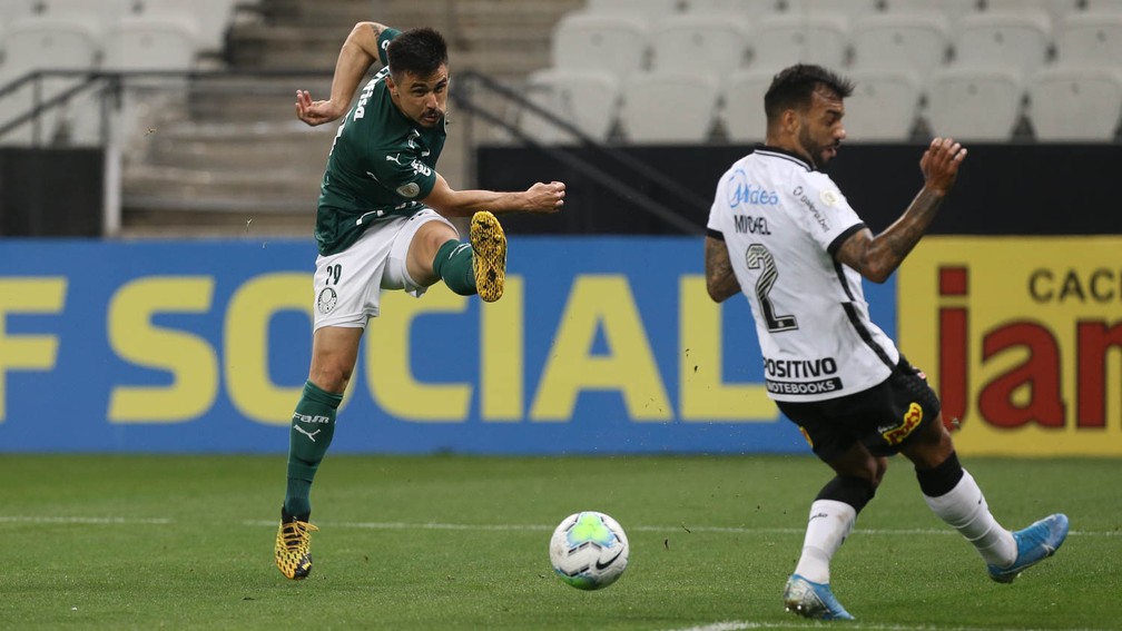 William pode substituir Luiz Adriano no time titular do Palmeiras