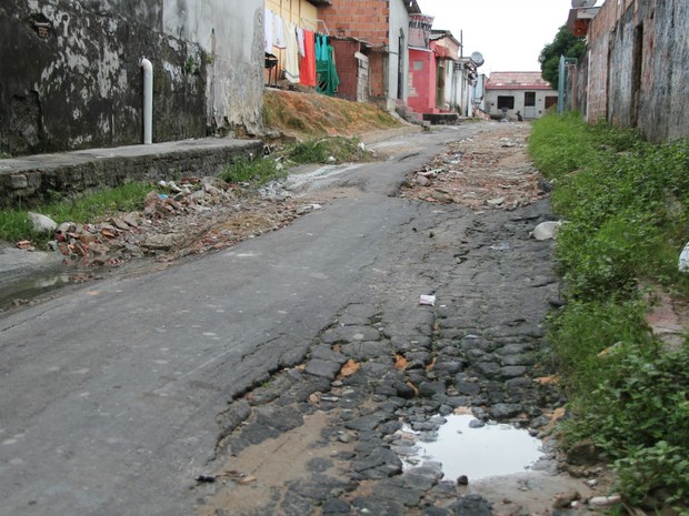 Rua Antônio Leão, no Amazonino Mendes 2 (Foto: Rickardo Marques/G1 AM)