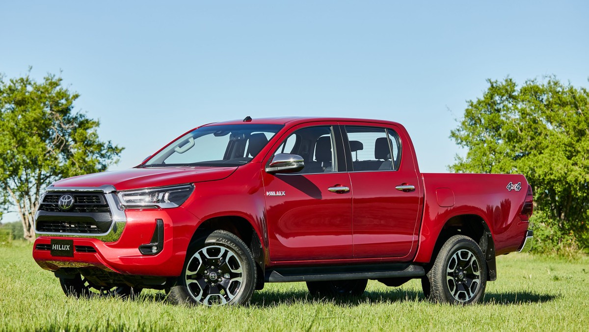 Toyota Hilux 2021:  The Ultimate Test Of Strength & Endurance. - im13meg
