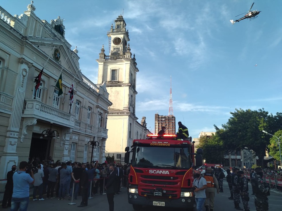 Chegada do corpo de José Maranhão ao Palácio da Redenção, em João Pessoa — Foto: Hebert Araújo/TV Cabo Branco 