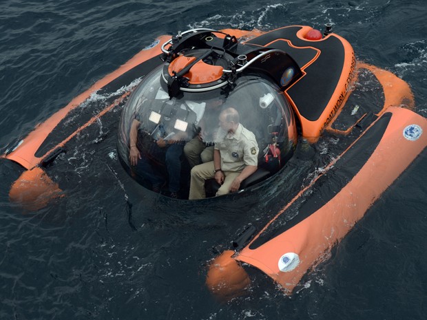 G1 > Mundo - NOTÍCIAS - Putin vai ao fundo do lago Baikal a bordo