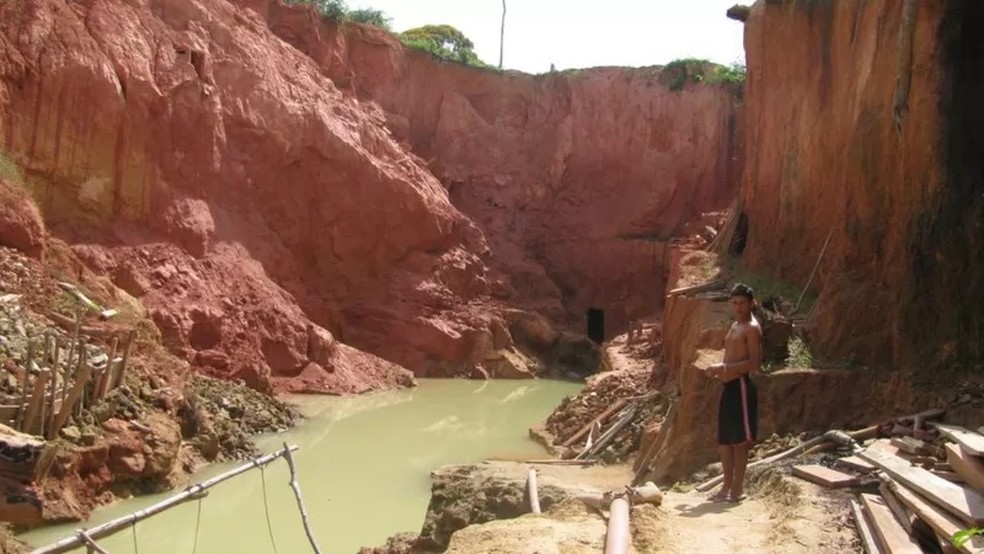 Garimpo de filão — Foto: JAKELINE PEREIRA via BBC News