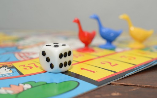 5 jogos de mesa para se divertir sozinho ou com amigos