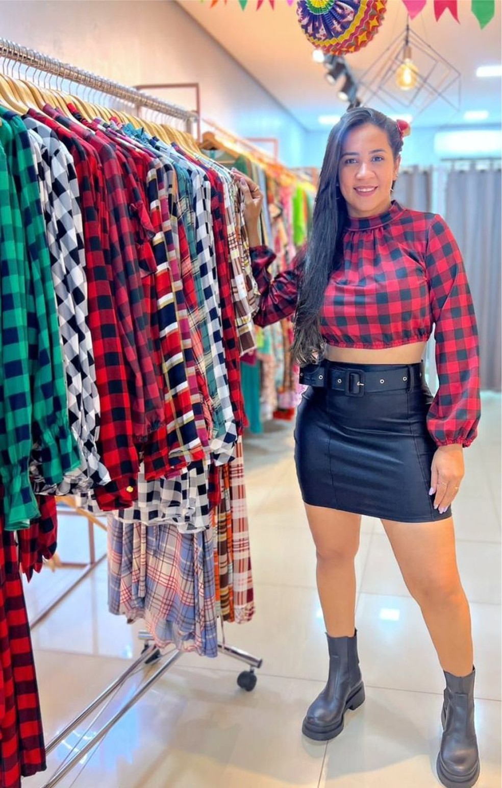 Em Caxias/MA, empreendedores apostam na oferta de roupas e acessórios para valorizar look junino.  — Foto: Divulgação