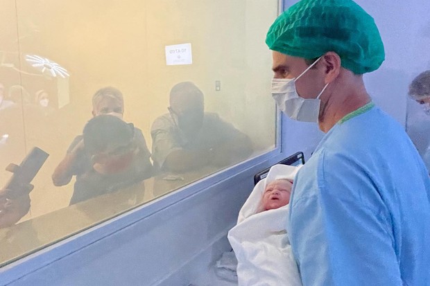 Mendel Bydlowski celebra nascimento da filha, Rebeca (Foto: Reprodução/Instagram)