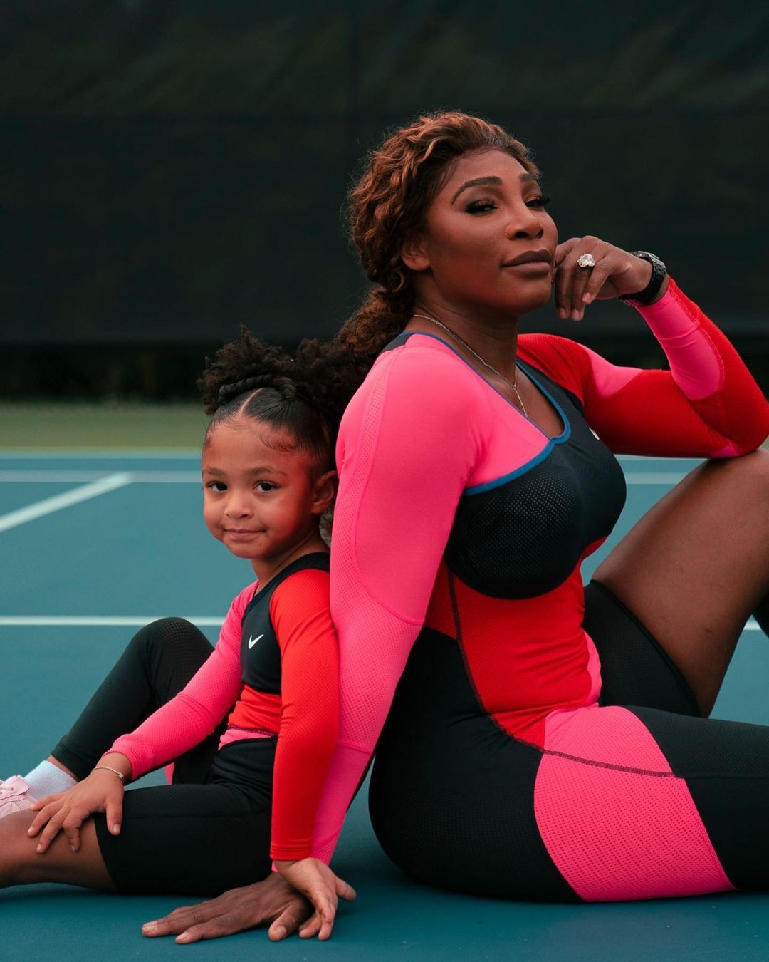 Serena Williams, que está a apenas um título de se tornar a maior vencedora do tênis feminino, quer dar irmãos para a pequena Olympia (Foto: Reprodução/Instagram)