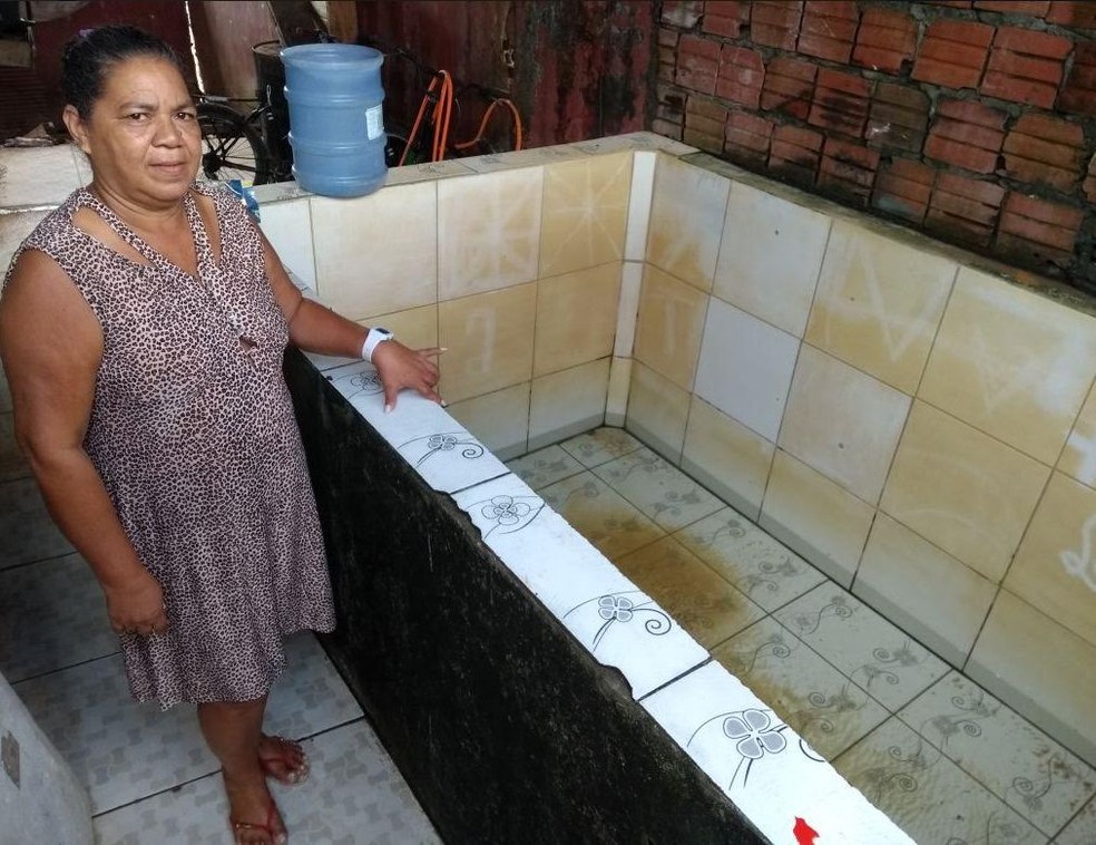 Depasa disse que bairros estão sem água por causa de incêndio (Foto: Anny Barbosa/G1)