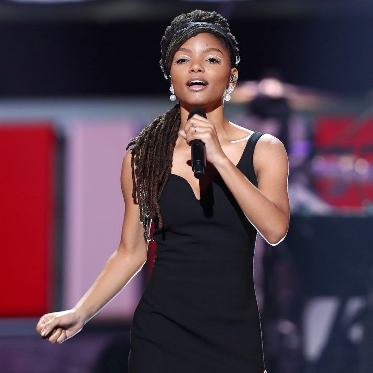 Halle bailey. Halle Bailey Русалочка. Хейли Бейли на Грэмми. Халле Бейли горячая.