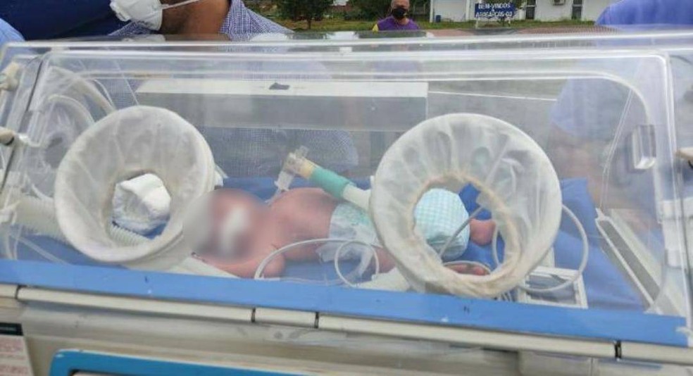 Bebê foi salvo após médica morrer por Covid-19 e foi transferido para Goiânia — Foto: Arquivo pessoal