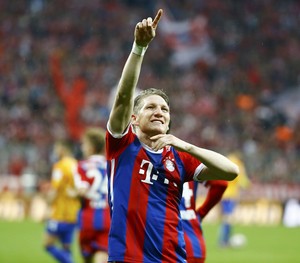 Schweinsteiger comemora gol Bayern de Munique x Hertha Berlim (Foto: REUTERS/Kai Pfaffenbach)