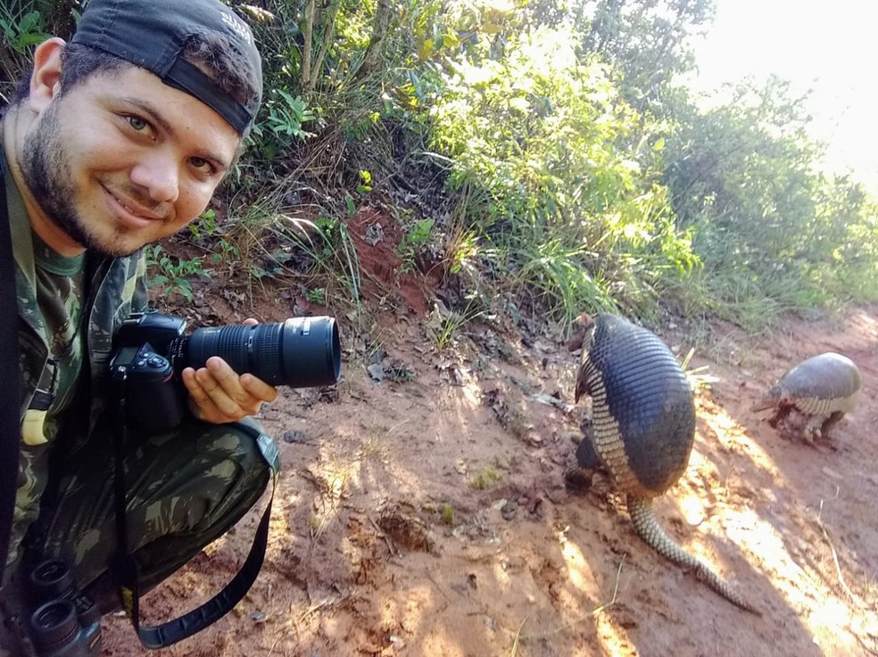 Proximidade com o animal garantiu uma "selfie" Ãºnica â Foto: Murillo Couto/VC no TG