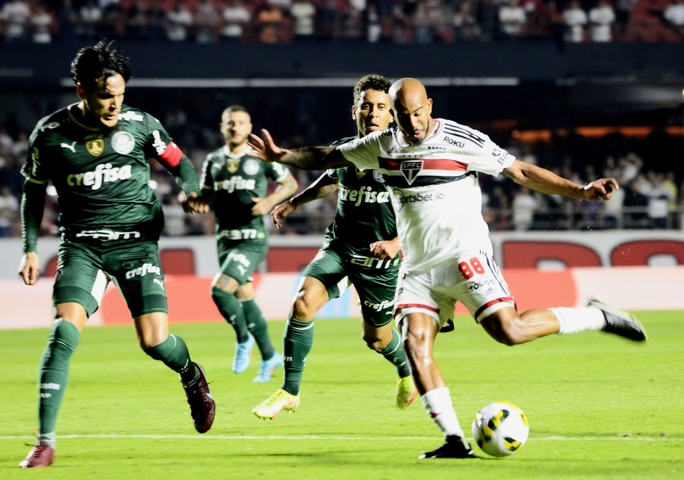 Patrick fez o gol da vitória do São Paulo sobre o Palmeiras — Foto: Marcos Ribolli