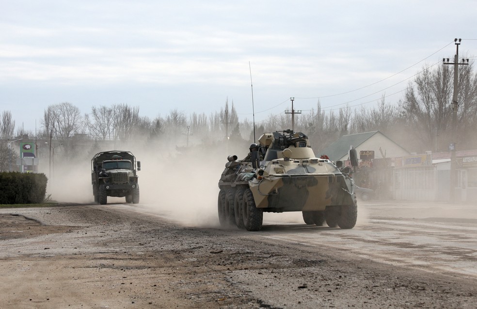Tanques do exército da Ucrânia após a invasão da Rússia, em 24 de fevereiro de 2022 — Foto: Stringer/Reuters
