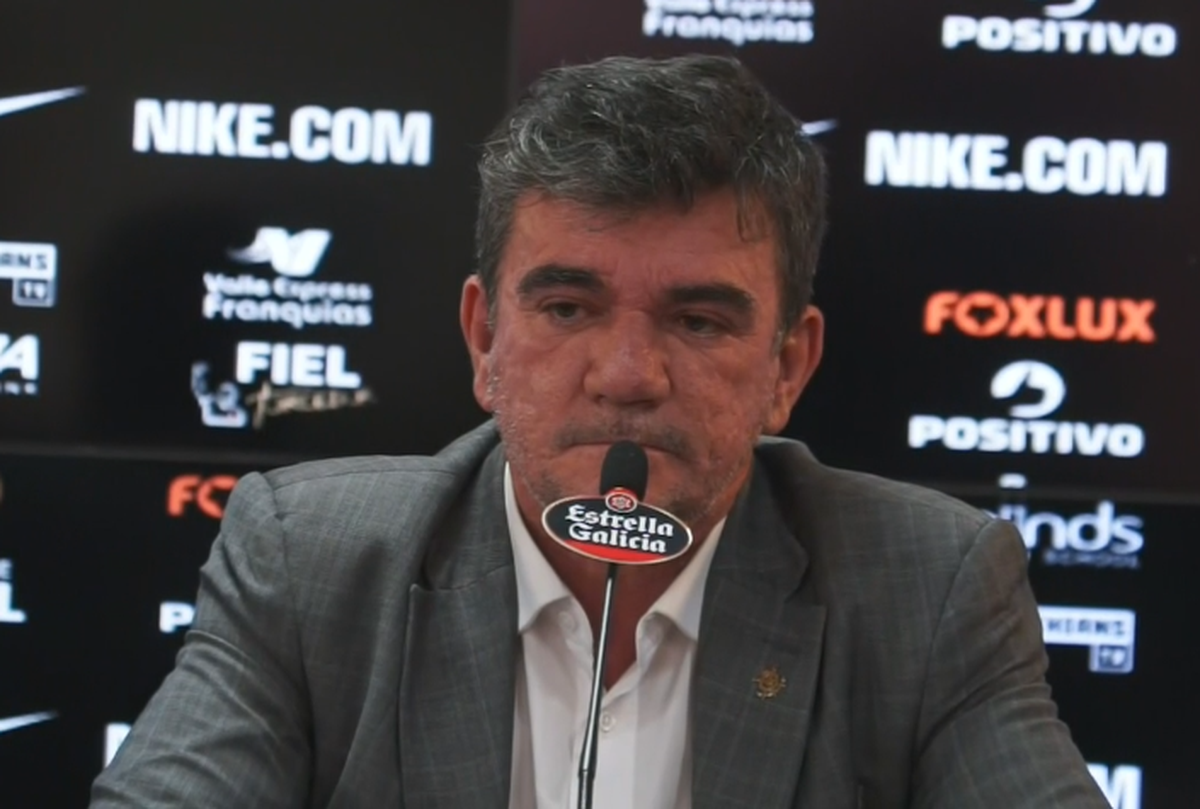 Diretor financeiro do Corinthians entrega o cargo; clube busca ...