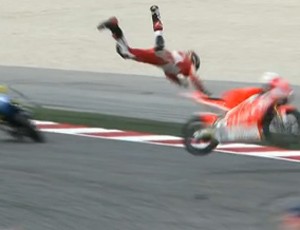 Moto voadora é exibida em circuito de corrida japonês; veja imagens