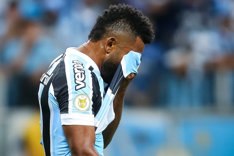Borja jogador do Grêmio lamenta chance perdida durante partida contra o Atlético-MG — Foto: Pedro H. Tesch/AGIF