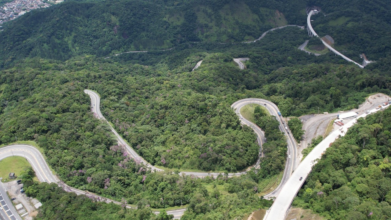 Após três atrasos, Governo de SP entrega duplicação do trecho de serra da Rodovia dos Tamoios