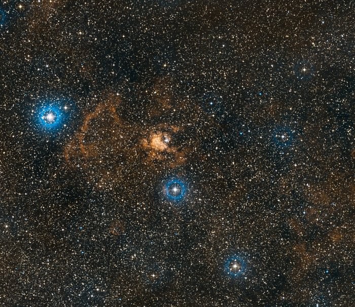 This image from the Digitized Sky Survey shows star cluster Westerlund 2 and its surroundings. A new image of Westerlund 2 was released to celebrate the 25th anniversary of the NASA/ESA Hubble Space Telescope. (Foto: NASA, ESA, Digitized Sky Survey )
