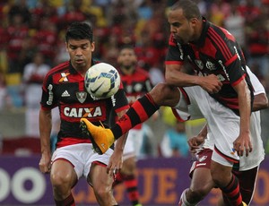 Eduardo da Silva inicia tratamento na coxa no Maracanã e preocupa o Fla
