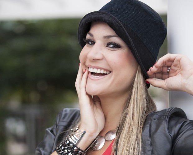 Letícia Weiss mostra o lindo sorriso (Foto: Domingão do Faustão / TV Globo)
