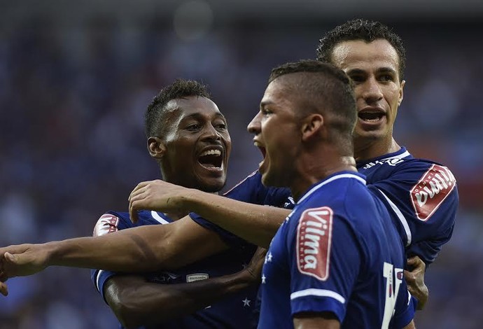 Lance que quase dá o gol da vitória ao Cruzeiro marca 1º clássico de Judivan