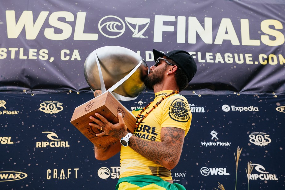 Quem foi o campeão mundial de surf 2022?